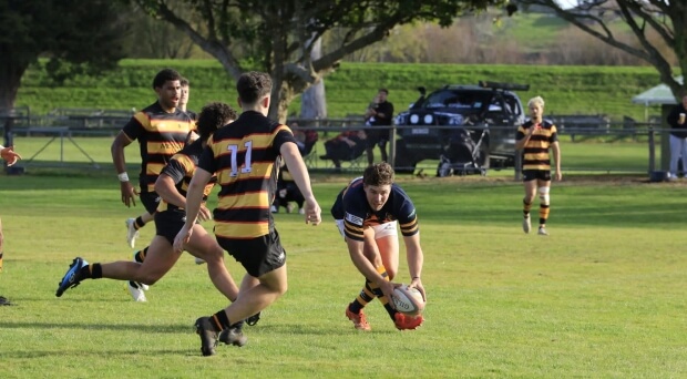 Golds climb to sixth